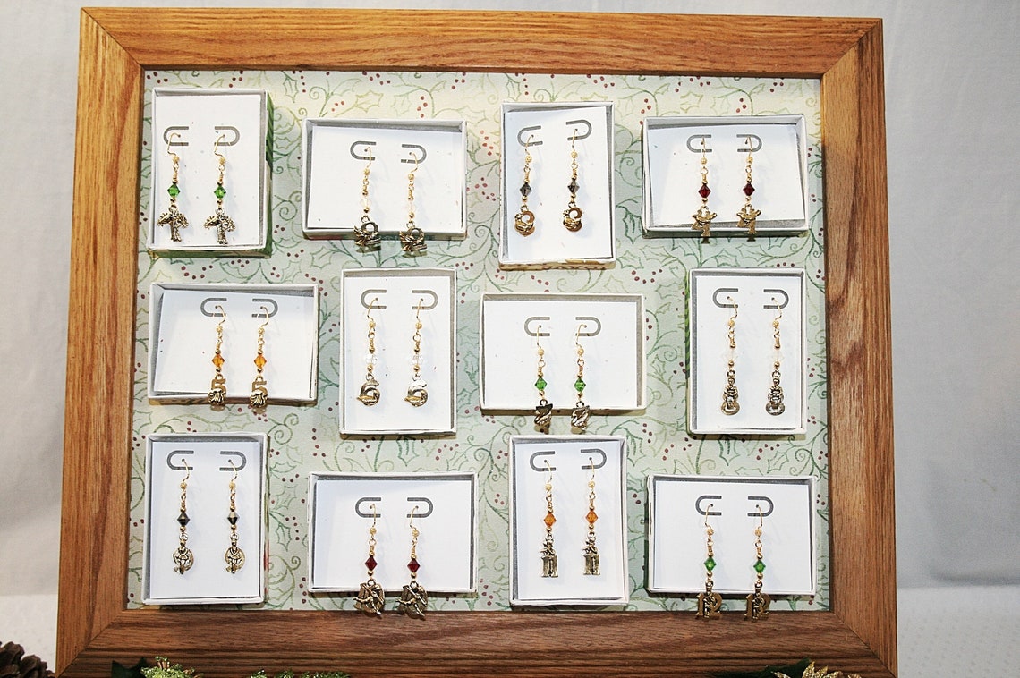 Jewelry Advent Calendar Goldtone Earring 12 Days of Christmas Jewelry ...