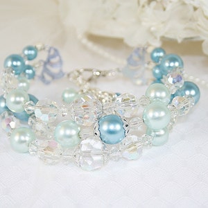 Pastell Meer blau Dreifachstrang Armband Blau Hochzeitsarmband Funkelnde Kristall Armband Geschenke für Sie handgefertigt Armband