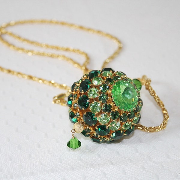 Dazzling Green Rhinestone Necklace Party Necklace Vintage Goldtone Chain Necklace Vintage