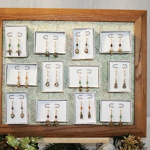 Jewelry Advent Calendar Goldtone Earring 12 Days of Christmas Jewelry ...