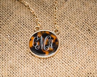 Tortoise Shell Monogram Necklace Personalized Jewlery Fashion Necklace for Women Mother