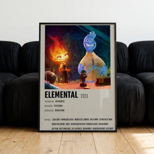 Peut inclure: Une affiche de film verticale pour le film Elemental de 2023, montrant un personnage de feu orange brillant et un personnage d'eau bleu translucide. Le titre Elemental est imprimé en gras noir au-dessus des crédits et des noms des acteurs.