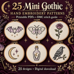 Puede incluir: Una colección de 25 patrones de bordado a mano Mini Gothic con archivos PDF imprimibles y guía de puntos DMC. Seis bastidores de madera circulares muestran diseños bordados de un murciélago, una polilla calavera, una rosa, una luna creciente, una poción y un cuervo.