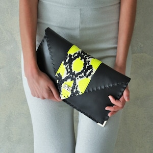 Black snake Symmetria clutch, Black and fluo yellow bag, Black leather clutch, Black leather purse, Snake leather bag, Black envelope bag