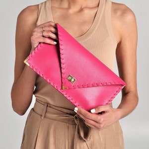 Bolsa clutch de couro Symmetria em fúcsia, bolsa clutch fúcsia, bolsa envelope fúcsia, bolsa de noite, bolsa feminina de negócios, capa de couro para laptop