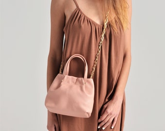 Bolso bandolera de piel rosa: minibolso de piel de becerro italiana