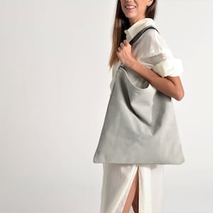 Akathi soft bag inlight gray, Gray leather shopper bag, Light gray large tote, Gray handbag, Huge leather bag, Large hobo bag, Shoulder bag