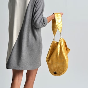 Anna Wildleder gold Hobo Tasche, Gold Wildleder Ledertasche, Gold große Schultertasche, Gold Wildleder Handtasche, Große Ledertasche, Gold Einkaufstasche