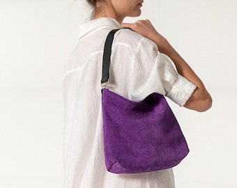 Borsa hobo in pelle scamosciata viola: borsa a tracolla in pelle italiana