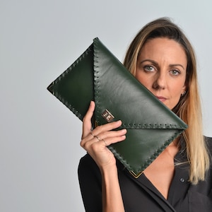 Bolsa clutch de couro verde, bolsa Symmetria verde, capa de couro para laptop, bolsa grande verde / bolsa de negócios feminina / pasta de arquivo de couro verde