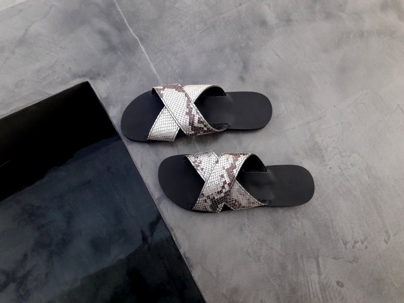 women's silver leather flip flops