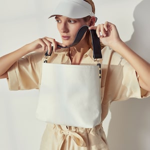 Dioni bag in white, White leather purse, White handbag, White leather shoulder bag, Women&#39;s bag, White hobo bag, Black & White bag
