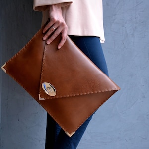 Cartera de piel marrón / Funda de piel para portátil / Bolso de piel marrón Seal / Cartera de piel grande / Bolso de negocios para mujer / Carpeta de piel