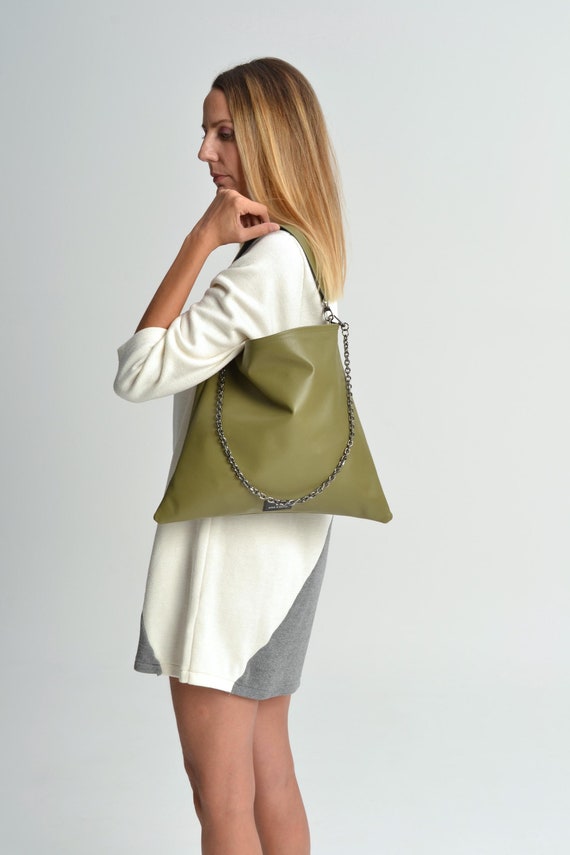 Sac Erato en cuir vert olive, sac à bandoulière vert, petit fourre