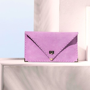 Bolsa clutch de camurça lilás, Bolsa de couro lilás, Embreagem envelope de couro, Bolsa clutch roxa, Bolsa roxa, Bolsa de noite de couro