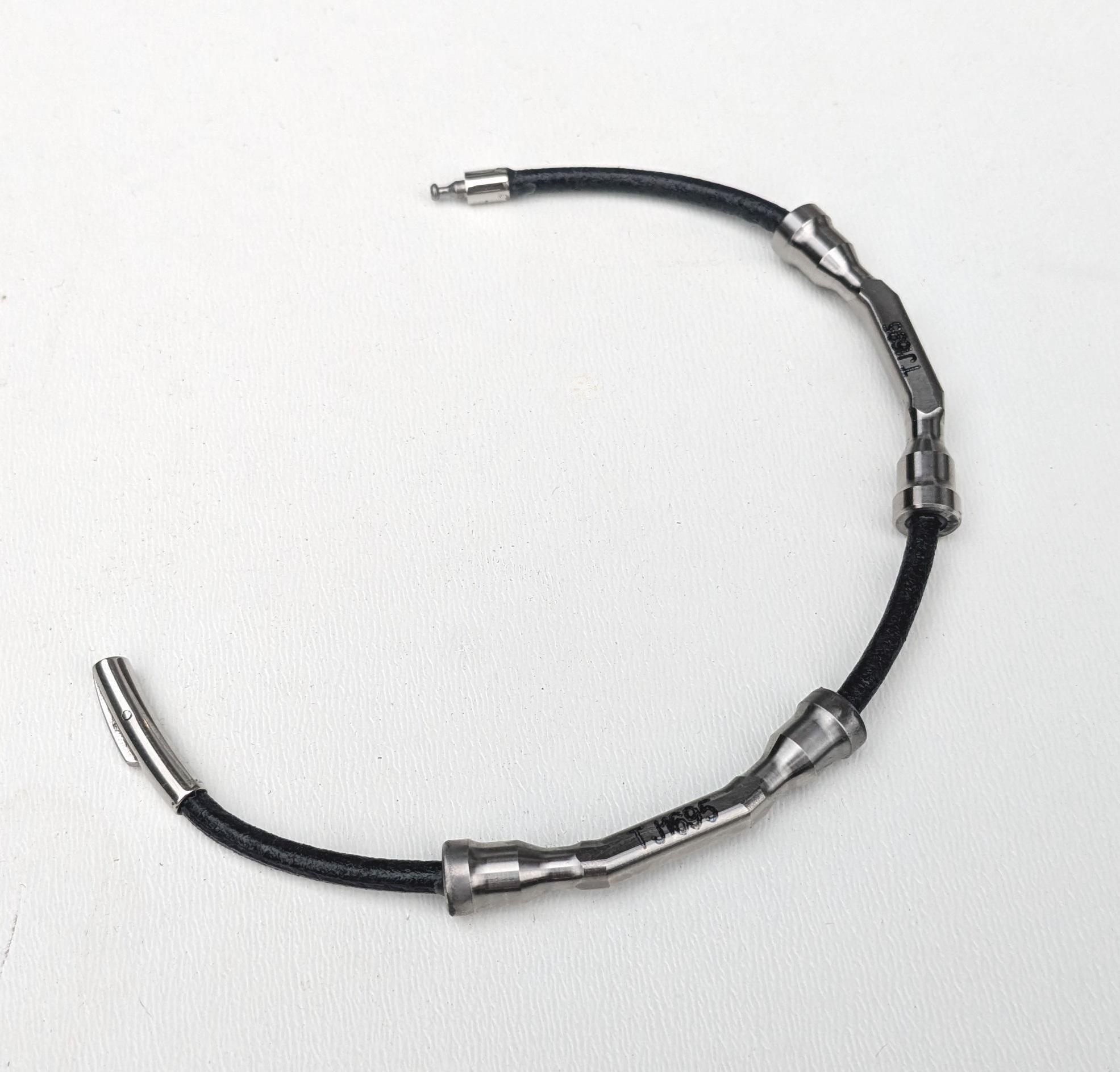 Bracelet En Titane – Inspiration Racing – Doré – Ajustable – Fabriqué En France – Neuf Sans Emballage