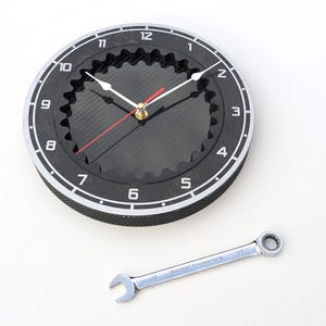 AMR Aston Martin F1 carbon fiber fibre brake disc rotor workshop office wall clock guys mans Formula 1 car part racing motorsport gift
