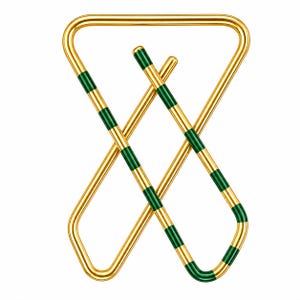 Peut inclure: Un grand trombone stylisé en fil métallique doré. Le design présente une section supérieure triangulaire qui se rétrécit en une base croisée en forme de X. Le fil est agrémenté de bandes alternées d'émail vert foncé brillant sur toute sa longueur.