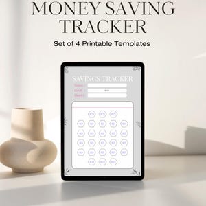 Peut inclure: Une tablette numérique affichant un modèle de suivi d'épargne avec le texte Savings Tracker, Name, Goal et Month. L'écran présente une grille d'hexagones étiquetés avec des montants comme $15 et $23 sur un fond gris clair.