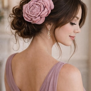 Fermaglio per capelli a forma di rosa in seta rosa antico, spilla a forma di fiore color malva antico, fascinator da sposa