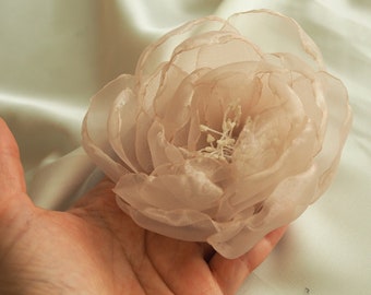 Bibi champagne, broche fleur crème, morceau de cheveux champagne, barrette fleur en organza champagne, broche fleur mariée, barrette fleur