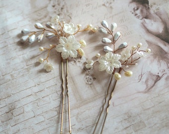 Bridal Hair Piece Floral, Bridesmaids Pearl Hair Accessories, Wedding Headpiece for Bride, Gold Updo Pin Delicate, Romantic Pearl Hair Pins