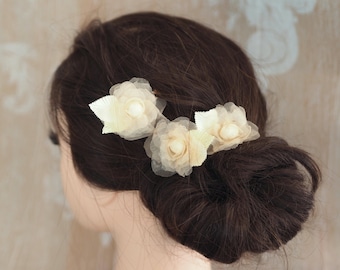 Cream Flower Pins, Champagne Flower Clip, Champagne Rose Hair Piece, Silk Flower Hair Flower, Small Bridal Hair Pin, Organza Floral Clips