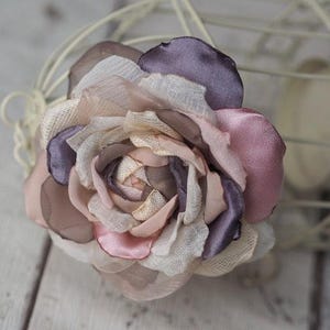 Broche Décorative En Forme De Ciseaux Et Peigne - Accessoire Mode En Zinc Doré - Pour Vêtements, Chapeaux - Cadeau Coiffeur - 1