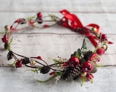 Christmas Tiara Winter Forest, Winter Wedding Hair Wreath Berries, Christmas Hair Crown Nature, Pinecone Head Crown, Elf Christmas Headband