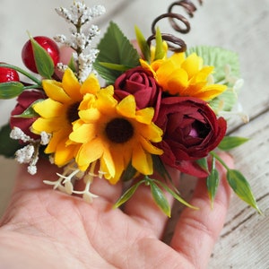 Sunflower Hair Comb, Hair Clip with Sunflowers Roses, Sunflower and Red Roses Headpiece, Autumn Wedding Comb, Flower Girl Sunflower Headband