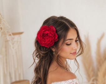 Pinza para el cabello o broche de rosa roja extragrande, broche de flor flamenca, regalo llamativo de ramillete de rosa de tela