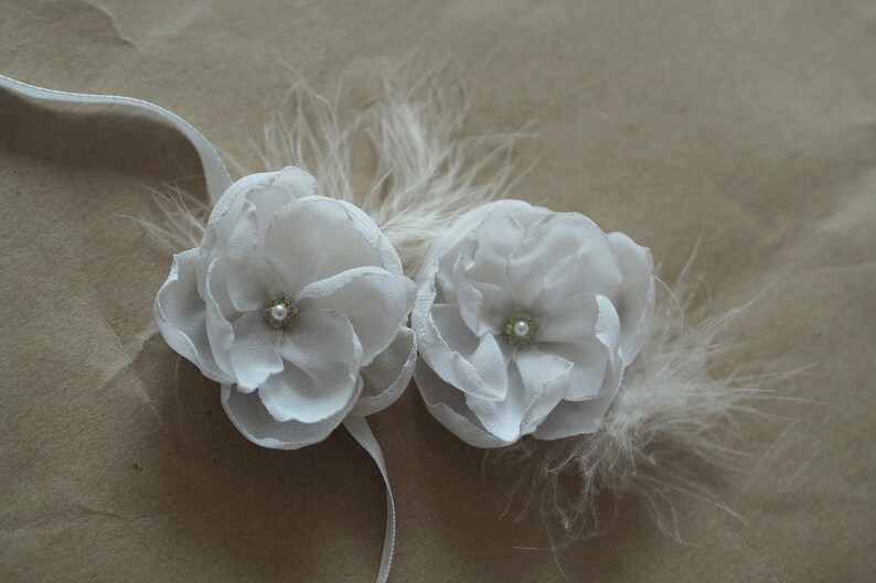 Boho White Boutononniere, Ivory Feather Boutonniere, White Flower Corsage and Boutonniere, Wedding Simple Buttonhole,White Grooms Boutineers image 8