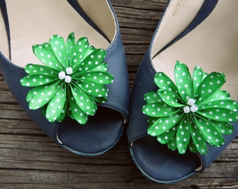 Polka Dot Green Shoe Clips, Ribbon Flowers for Shoes, Green Flower Shoes Pins, Emerald Green Shoe Clips, Rockabilly Shoe Clips Decoration