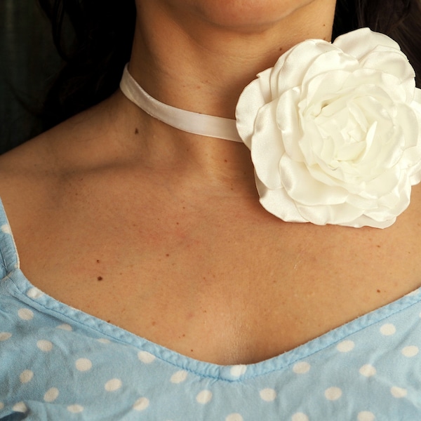 Ivory Rose Choker Necklace, Bridal Flower Choker, Ivory Flower Necklace, Wedding Floral Choker, Satin Ivory Flower Brooch, Ivory Hair Flower