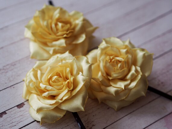 SATIN ROSE BROOCH PALE YELLOW SATIN ROSE BROOCH PALE YELLOW