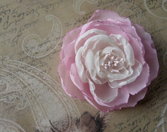 Silk Flower Hair Clip, Pink Bridal Head Piece, Wedding Flower Hair, Pink Floral Hair Pin, Blush Hair Flower Clip, Pink White Flower Brooch