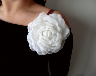 White Flower Brooch, White Silk Rose Pin, Large Silk Flowers, Wedding Corsage Pins, Oversized White Fabric Flower,Big White Flower Clip Hair
