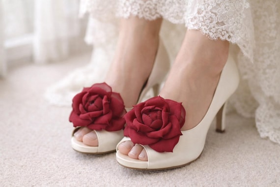 accessories for red dress for wedding How to Accessorize Red Wedding Dress