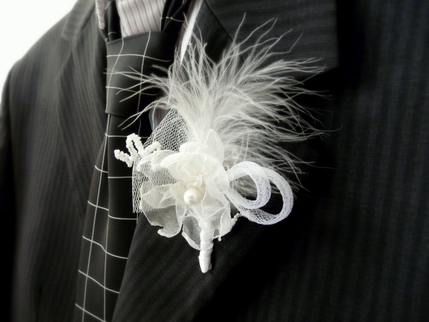 Groomsmen Buttonholes Feather Lapel Pins White Floral Etsy