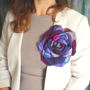 Large Purple Silk Flower Brooch – Statement Floral Pin in Plum, Violet & Lilac –Handmade Fabric Flower Accessory for Jacket, Dress or Hat