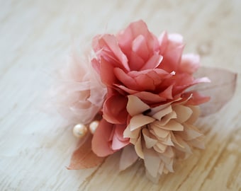 Fabric Flower Hair Clip, Silk Flowers Comb, Bridal Rose Hair Piece, Floral Headpiece, Dusty Rose Wedding Boho Hair Comb, Blush Hair Flower