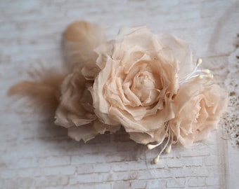 Copricapo da sposa nudo, rosa nuda per capelli, accessori per capelli rosa nuziale, fascinatore di fiori fard, fermaglio per fiori capelli blush, spilla fiore fata