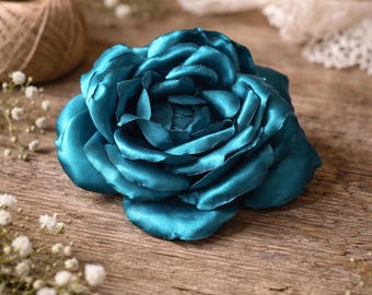 Spilla E Fermaglio Per Capelli A Fiore In Denim Blu Scuro - Rosetta 7 Cm - Accessorio Donna E Ragazza