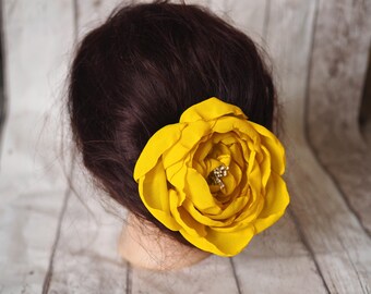 Oversized Yellow Flower Brooch – Big Summer Corsage Pin  display picture 1