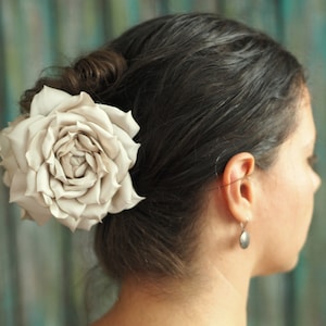 Flower Hair Claw, Big Flower Hairclaws, Satin Flower Hair Accessories, Elegant Hair Claw Clips for Thin Hair, Flower Hair Clips Formal Event