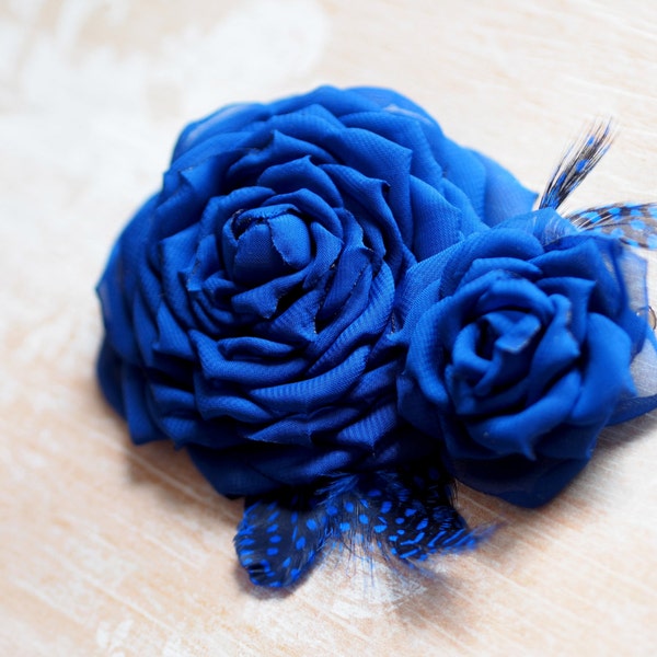 Cheveux rose bleu, broche en tissu bleu roi, accessoires pour cheveux de mariage bleu roi, pince à cheveux bleu, fleurs en tissu de soie, broche bleu marine