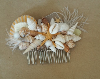 Beach Wedding Hair Comb with Seashells, Nautical Bridal Hairpiece, Starfish and Shell Hair Accessory for Ocean Bride, Seashell Hair Comb