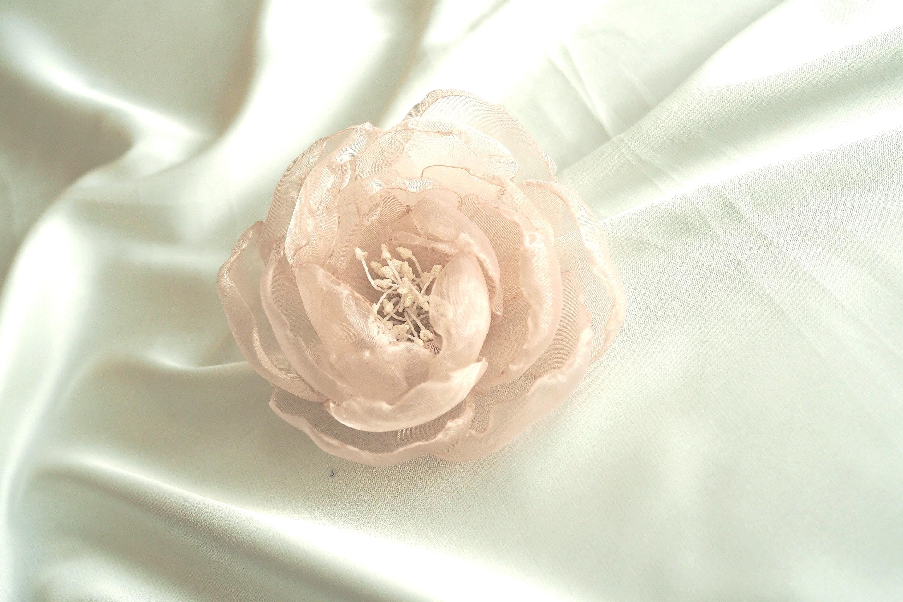 Fermaglio Per Capelli E Spilla A Rosa Vintage - Tessuto Raso - Lunghezza 10 Cm - Colore Champagne - Fatto A Mano - copertina