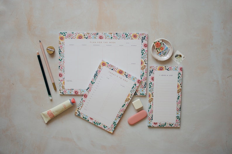 Desktop Stationery Bundle 1a Jotter, A5 Day Planner and A4 Week Planner image 1