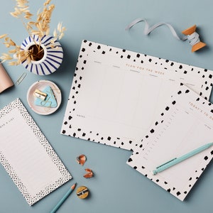 Desktop Stationery Bundle 1a Jotter, A5 Day Planner and A4 Week Planner image 2